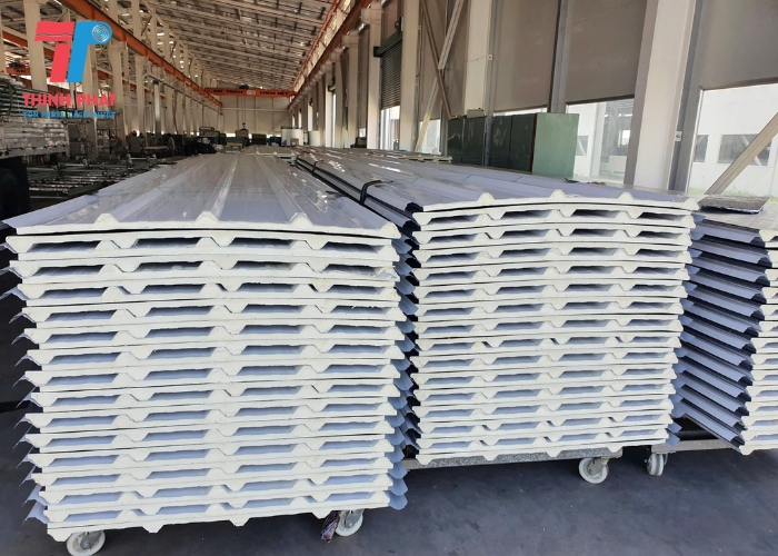 hình ảnh các kiện tôn pu tại xưởng