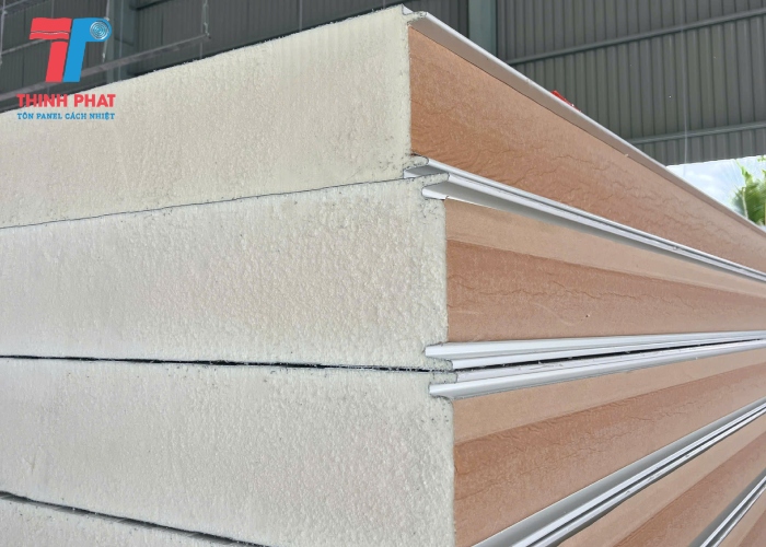 panel inox sử dụng lõi PU