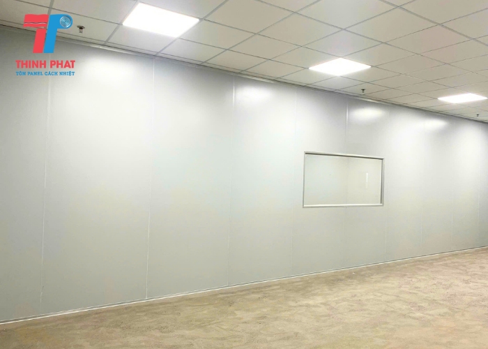 tấm panel pu cách nhiệt làm vách ngăn phòng