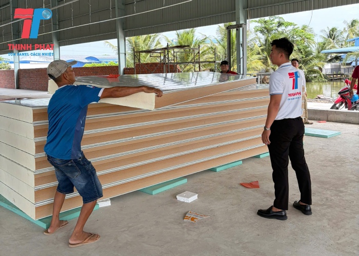 thi công tấm panel inox