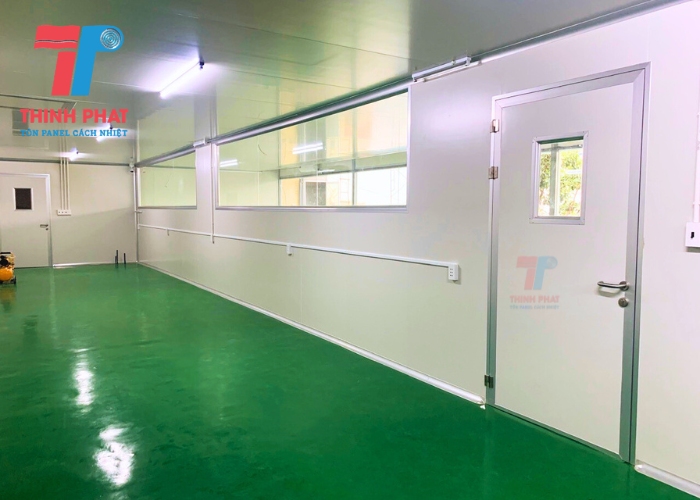 vách ngăn nhà xưởng thi công bằng panel thịnh phát