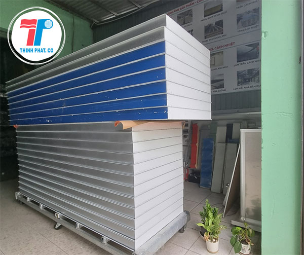 vách ngăn tôn xốp