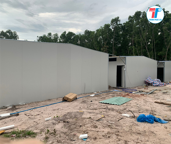 Báo giá tấm vách ngăn tôn xốp Báo giá tấm vách ngăn tôn xốp