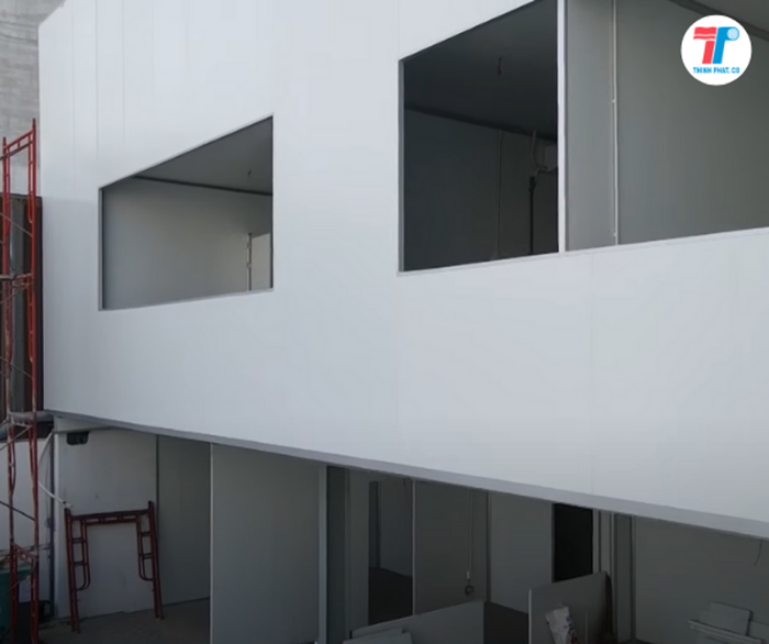 Phòng panel được dựng trên gác lửng đẹp như thế nào?