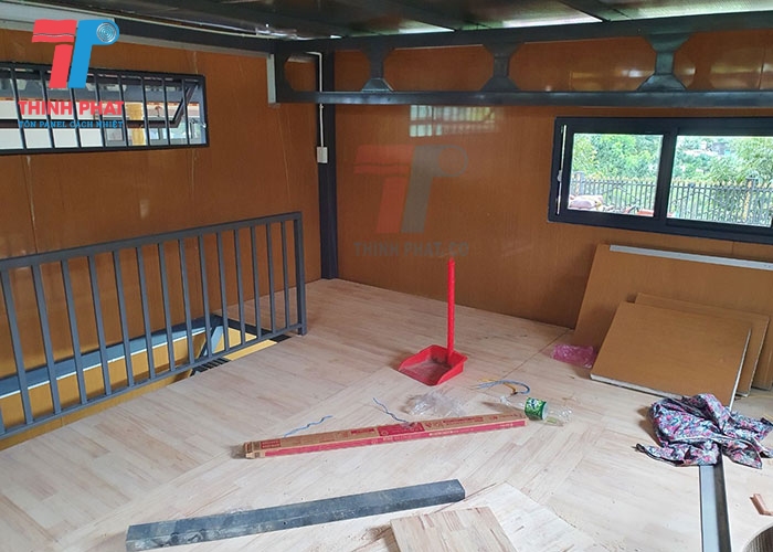 panel vân gỗ dựng gác nhà trọ