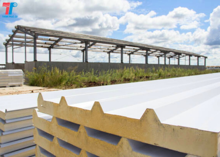 độ dày của panel pu mái