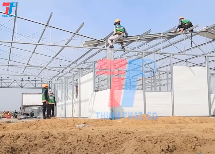 độ dày của panel pu mái