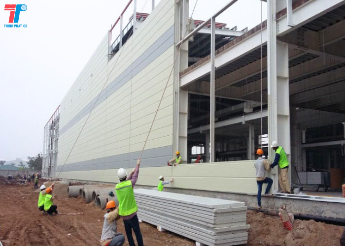 Tôn Panel Cách Nhiệt