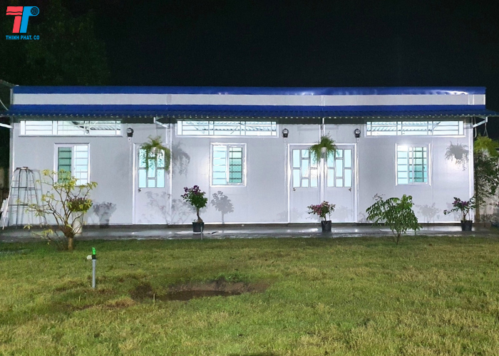 Tôn Xốp Panel Làm Vách Ngăn