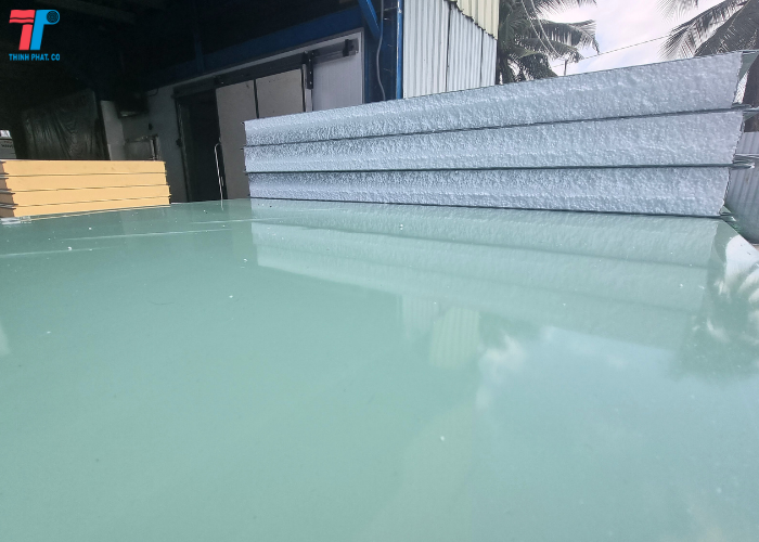 Tấm Tôn Cách Nhiệt