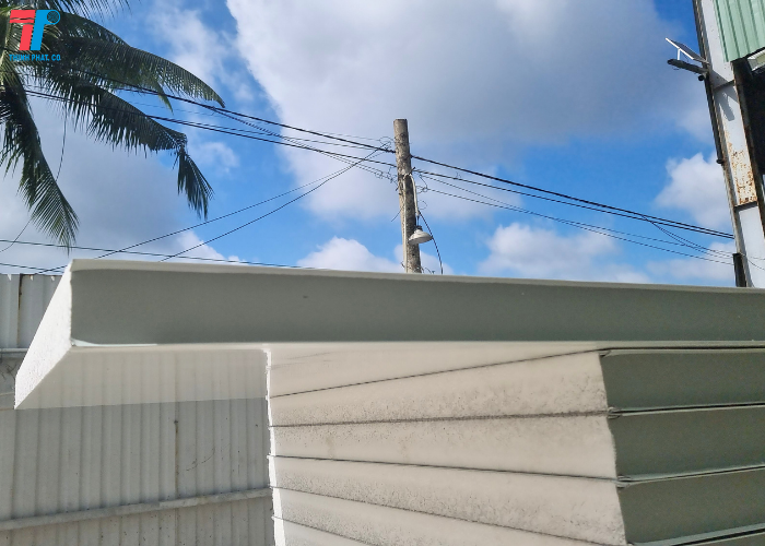 Tấm Tôn Panel Cách Nhiệt