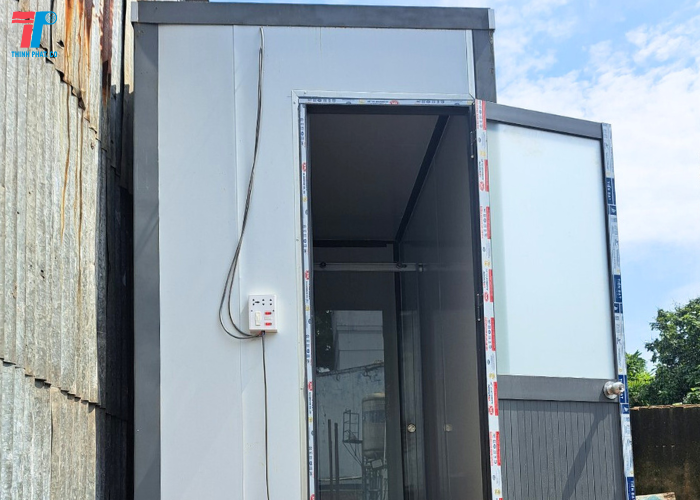 Nhà Vệ Sinh Panel Ngoài Trời Tại Quận 12