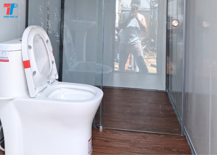 Nhà Vệ Sinh Panel Ngoài Trời Tại Quận 12