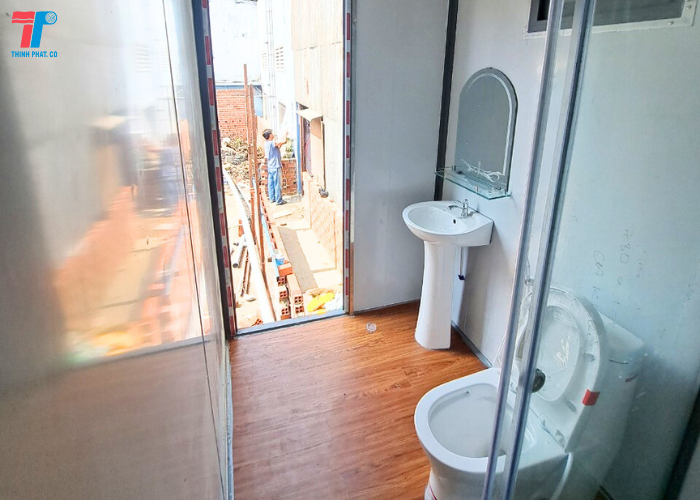 Nhà Vệ Sinh Panel Ngoài Trời Tại Quận 12