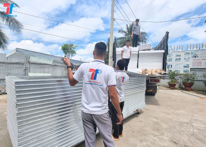 Tấm Sandwich Panel Giá Rẻ