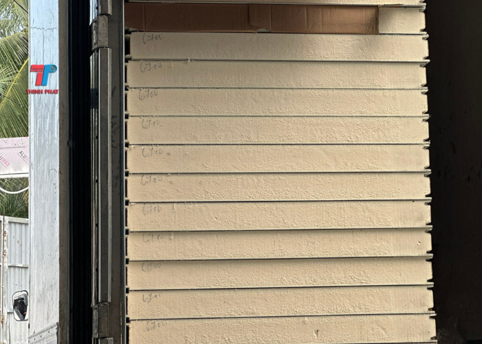 giá panel pu tiền giang