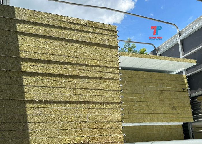 giá panel rockwool tháng 10