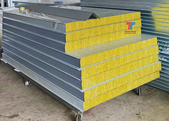 giá panel rockwool tháng 10