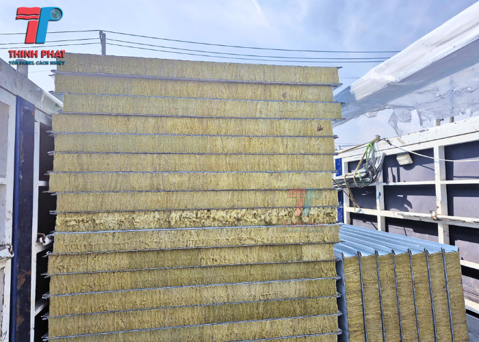 tấm panel sandwich panel EPS 9