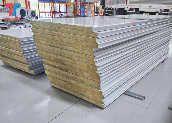 tấm sandwich panel Rockwool chống cháy 5