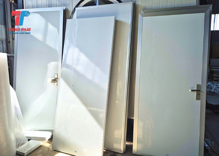 cửa đi 1 cánh panel 5