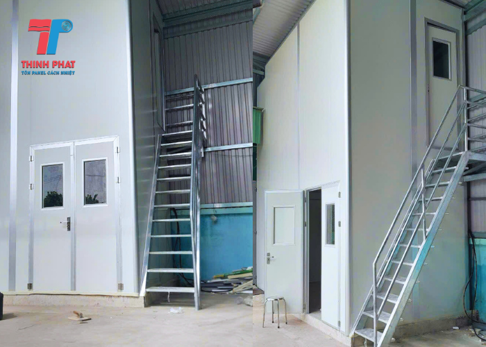 cửa đi 2 cánh panel 2