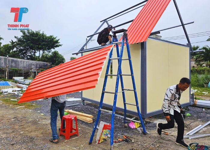 lắp tấm cách nhiệt chống nóng