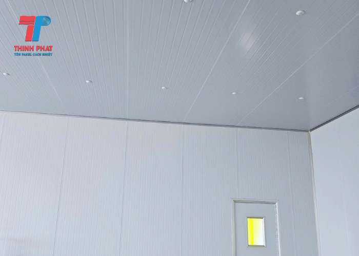 trần tôn xốp cách nhiệt 10