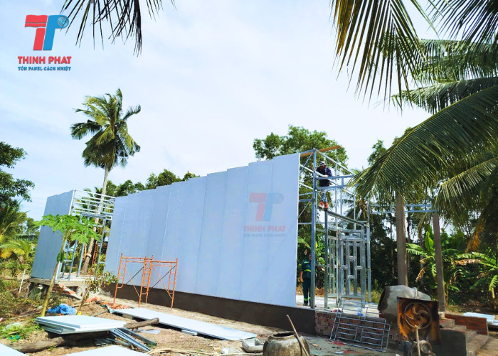 tôn vách cách nhiệt 7