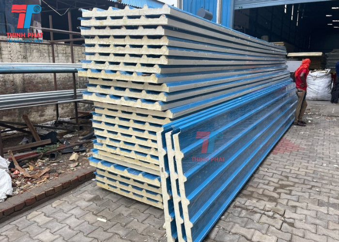 tôn xốp lợp mái 2
