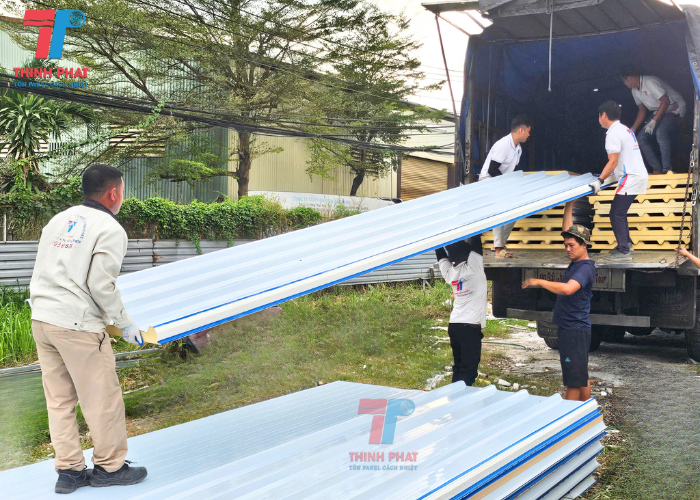 tôn xốp lợp mái 3