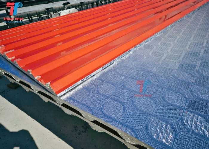 giá tole PU cách nhiệt 1