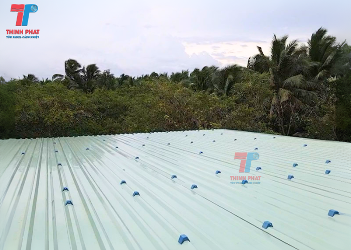 giá tole PU cách nhiệt 4