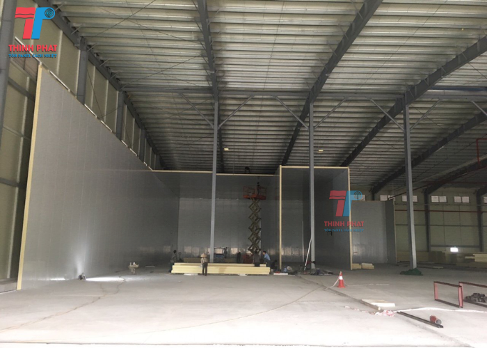 giá vách panel PU 6