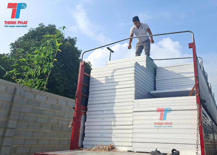 giá panel EPS tháng 8 6