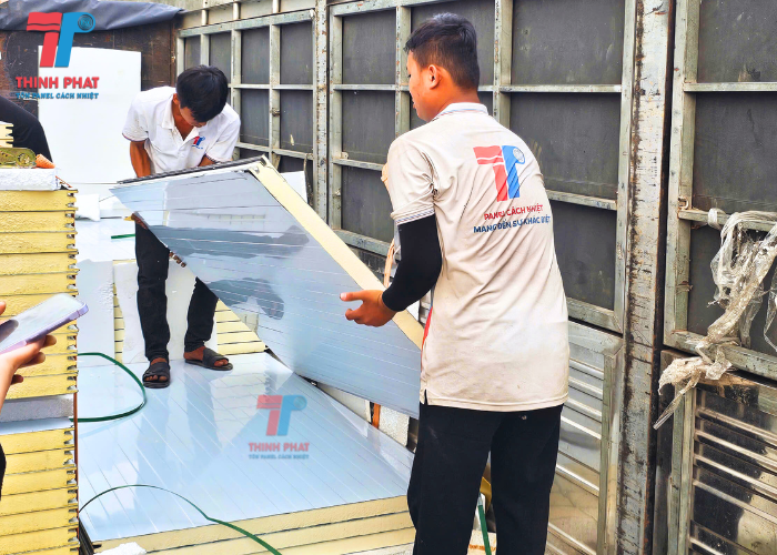 giá panel pu tháng 8 8