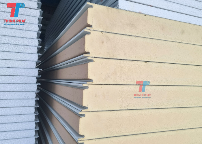 tấm trần tôn PU 3 lớp 1