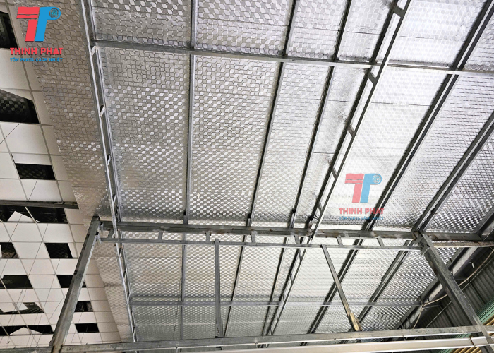 giá tôn chống nóng 4