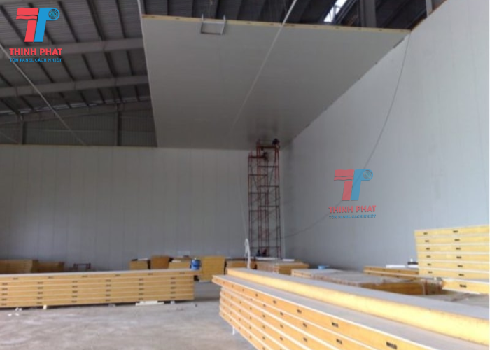 trần cách nhiệt nhà xưởng 5