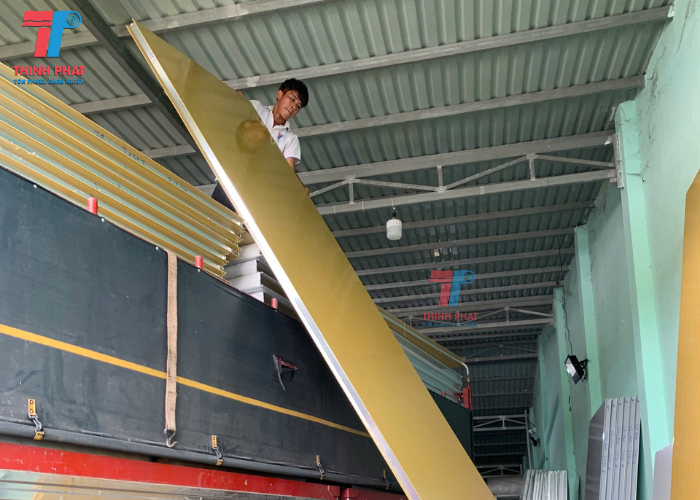 tấm panel bao nhiêu tiền 1m2 4