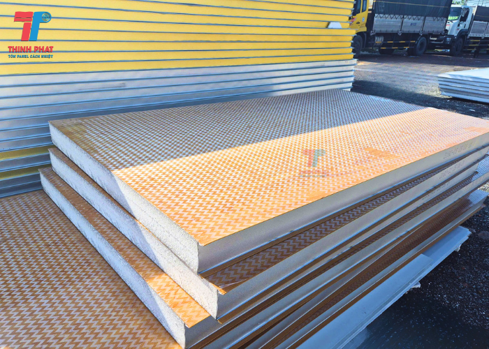 giá panel giả gỗ 1