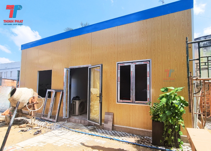 giá panel giả gỗ 3