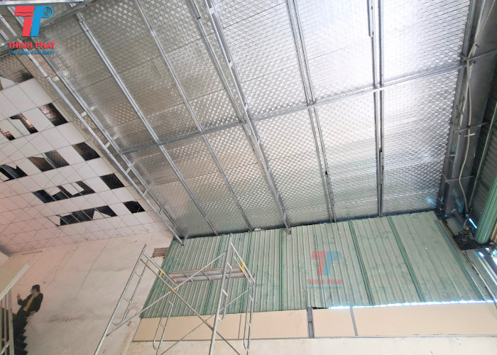 giá tôn PU cách nhiệt 7