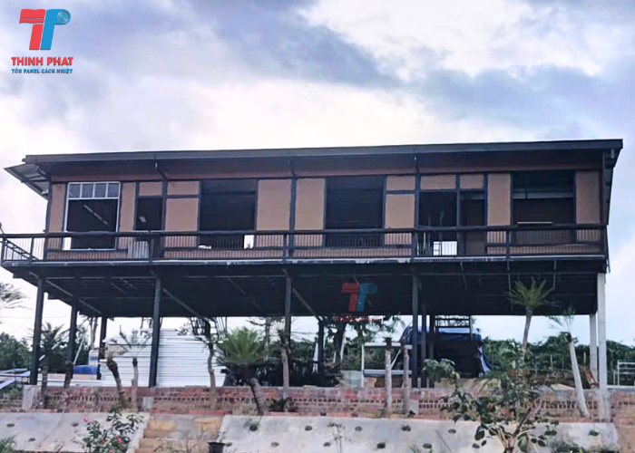 có nên làm nhà paenl không 7