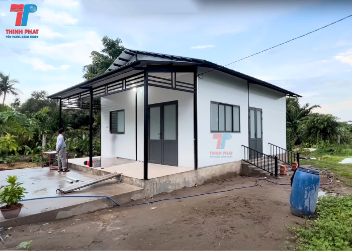 tấm panel làm nhà tiền chế 1