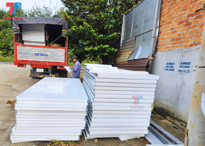 tấm panel làm nhà tiền chế 3