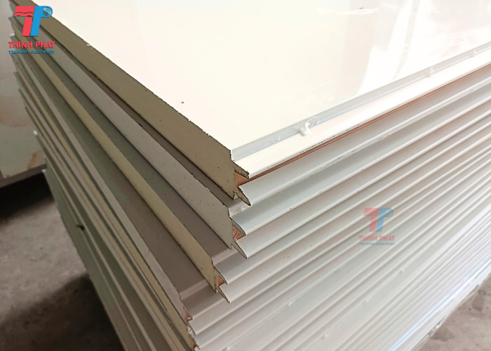 tấm panel PU giá bao nhiêu 1