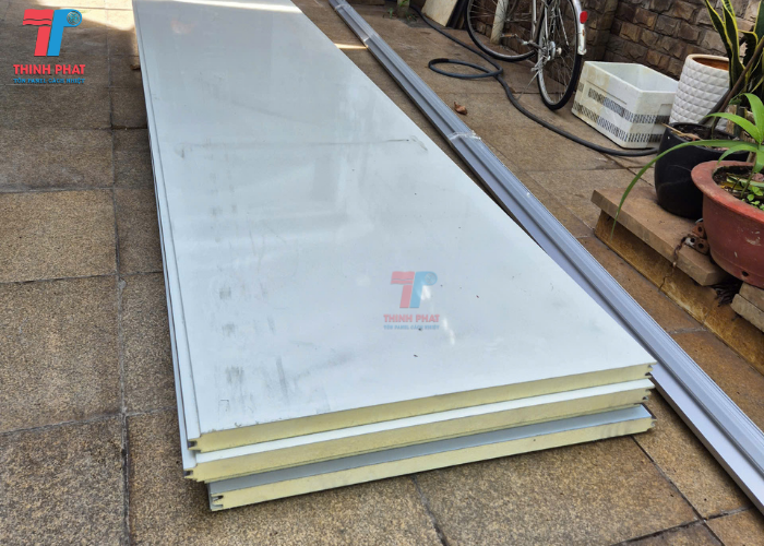 tấm panel PU giá bao nhiêu 2