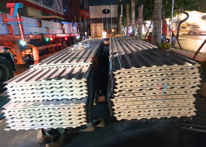 tôn pu giá bao nhiêu 7