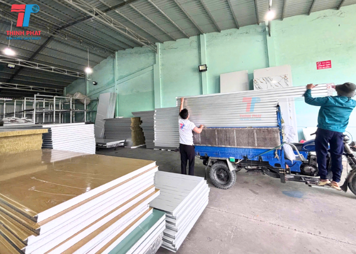 trần panel giả gỗ 5